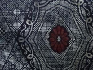 アンティーク 華紋織り出し本場正藍泥染大島紬着物(割り込み絣)